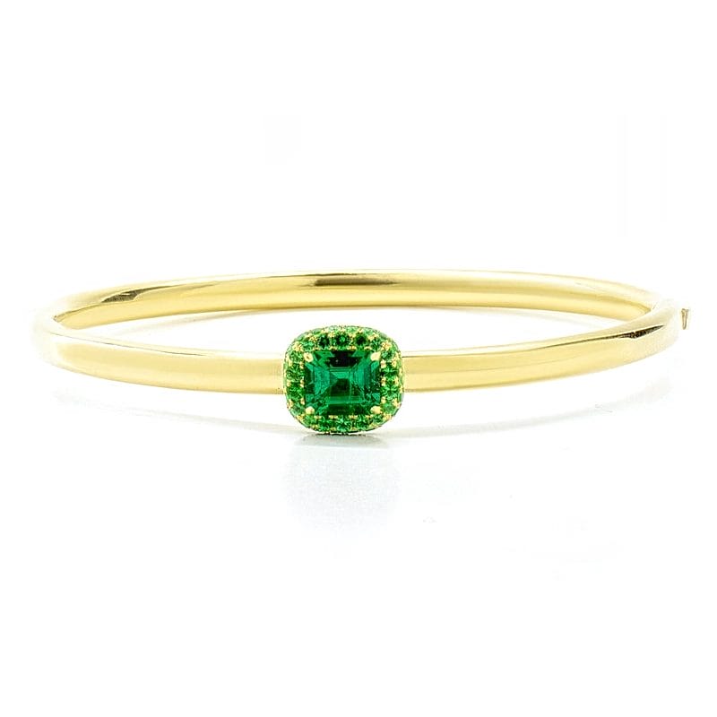 green emerald bangle in 18K yellow gold.